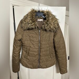 Altar’d State Jacket w removable faux fur collar. Olive. Size Medium. VGUC